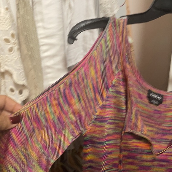 Knit multi color cold shoulder top - Picture 3 of 6